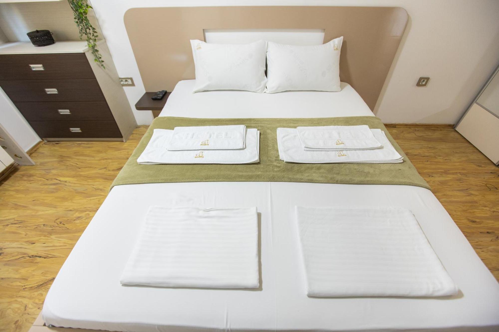 4 Rooms Apartments Ni Екстериор снимка