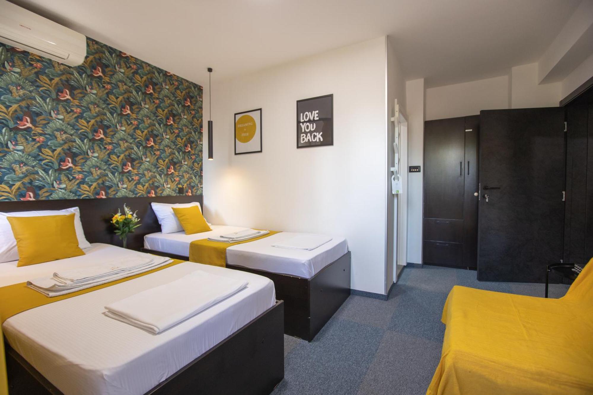 4 Rooms Apartments Ni Екстериор снимка