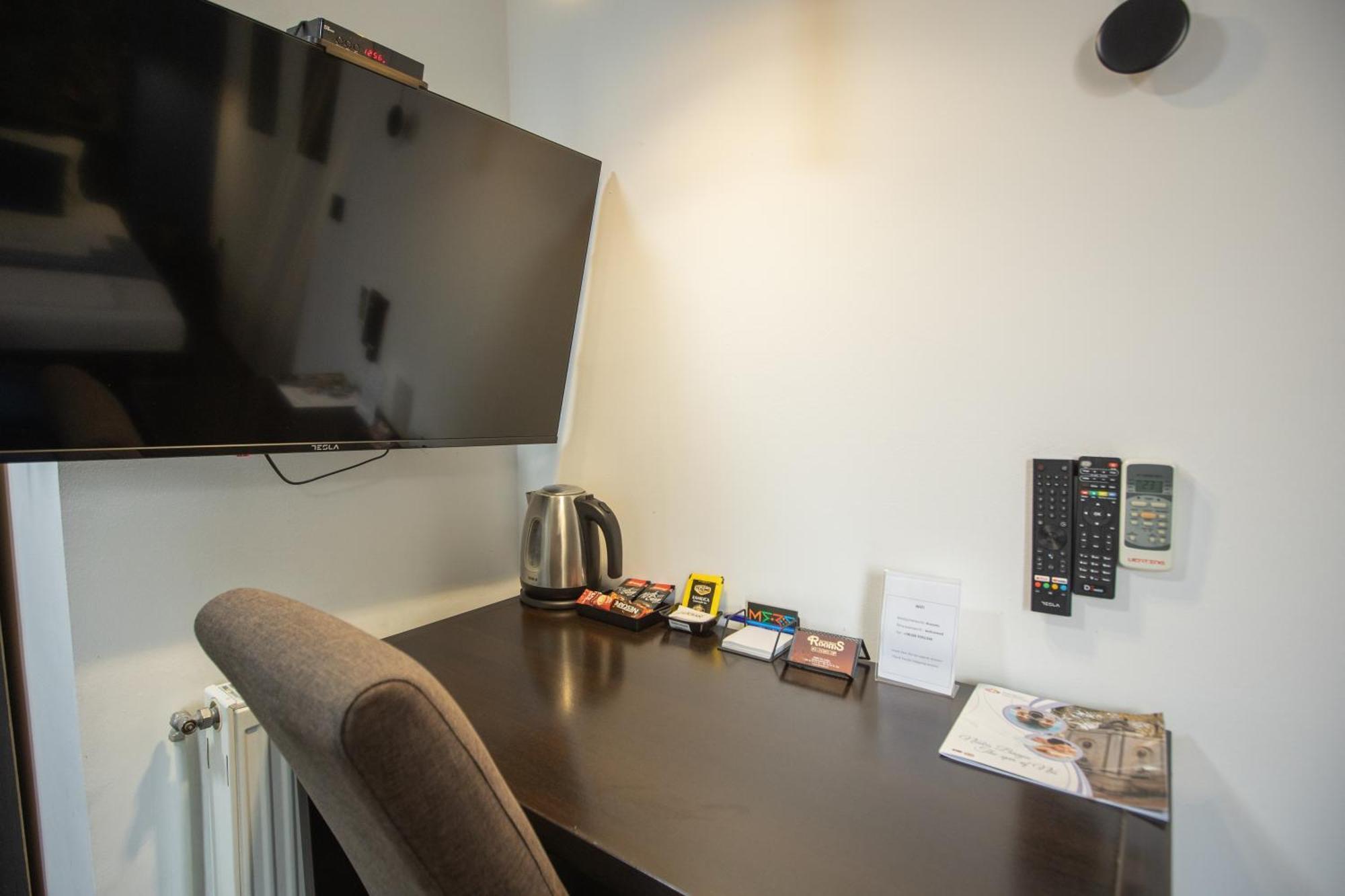 4 Rooms Apartments Ni Екстериор снимка