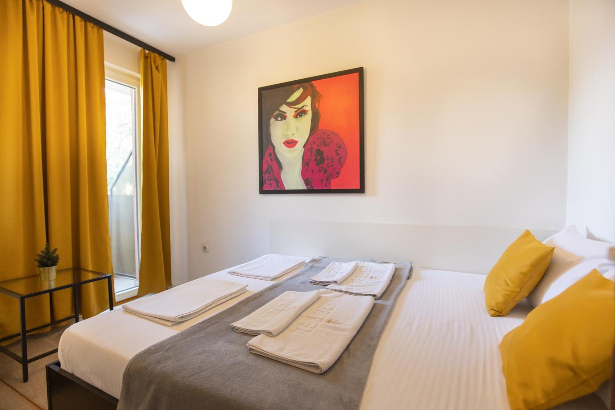 4 Rooms Apartments Ni Екстериор снимка
