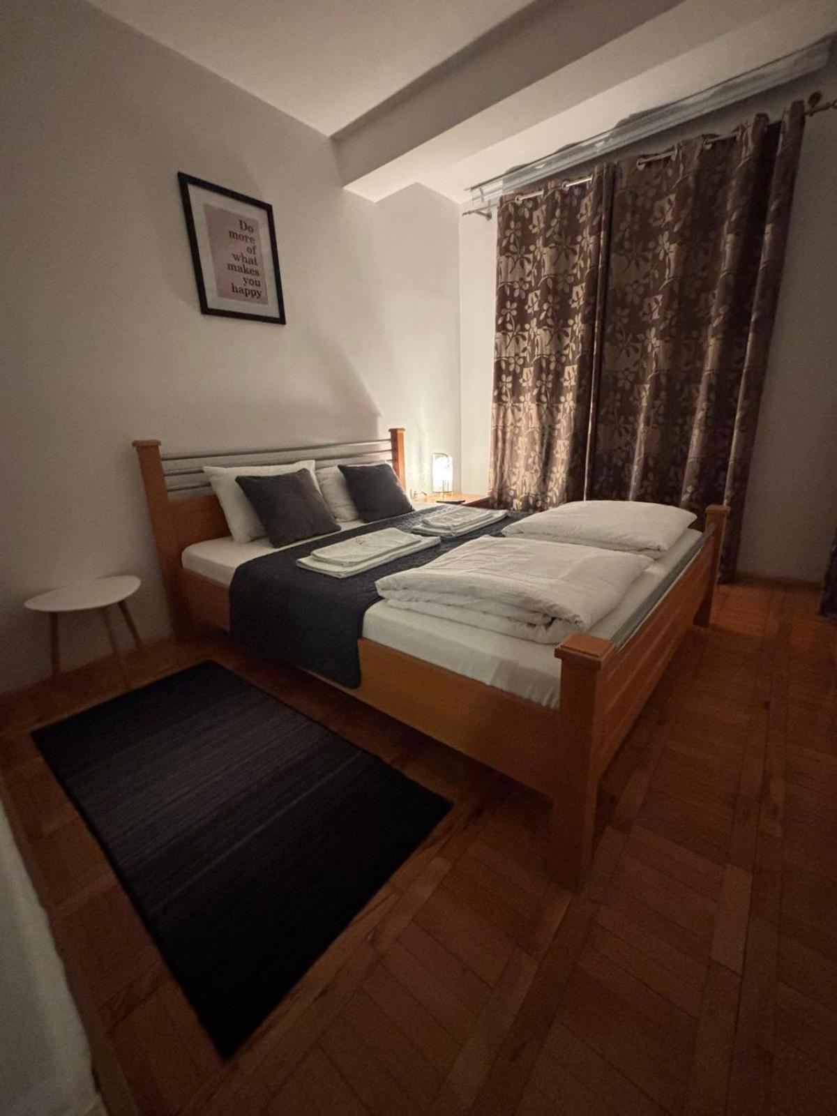 4 Rooms Apartments Ni Екстериор снимка
