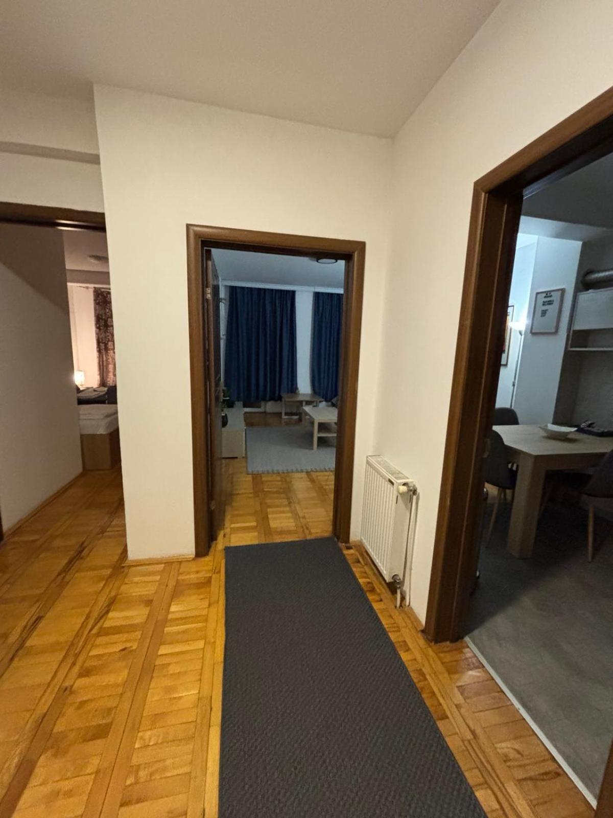 4 Rooms Apartments Ni Екстериор снимка