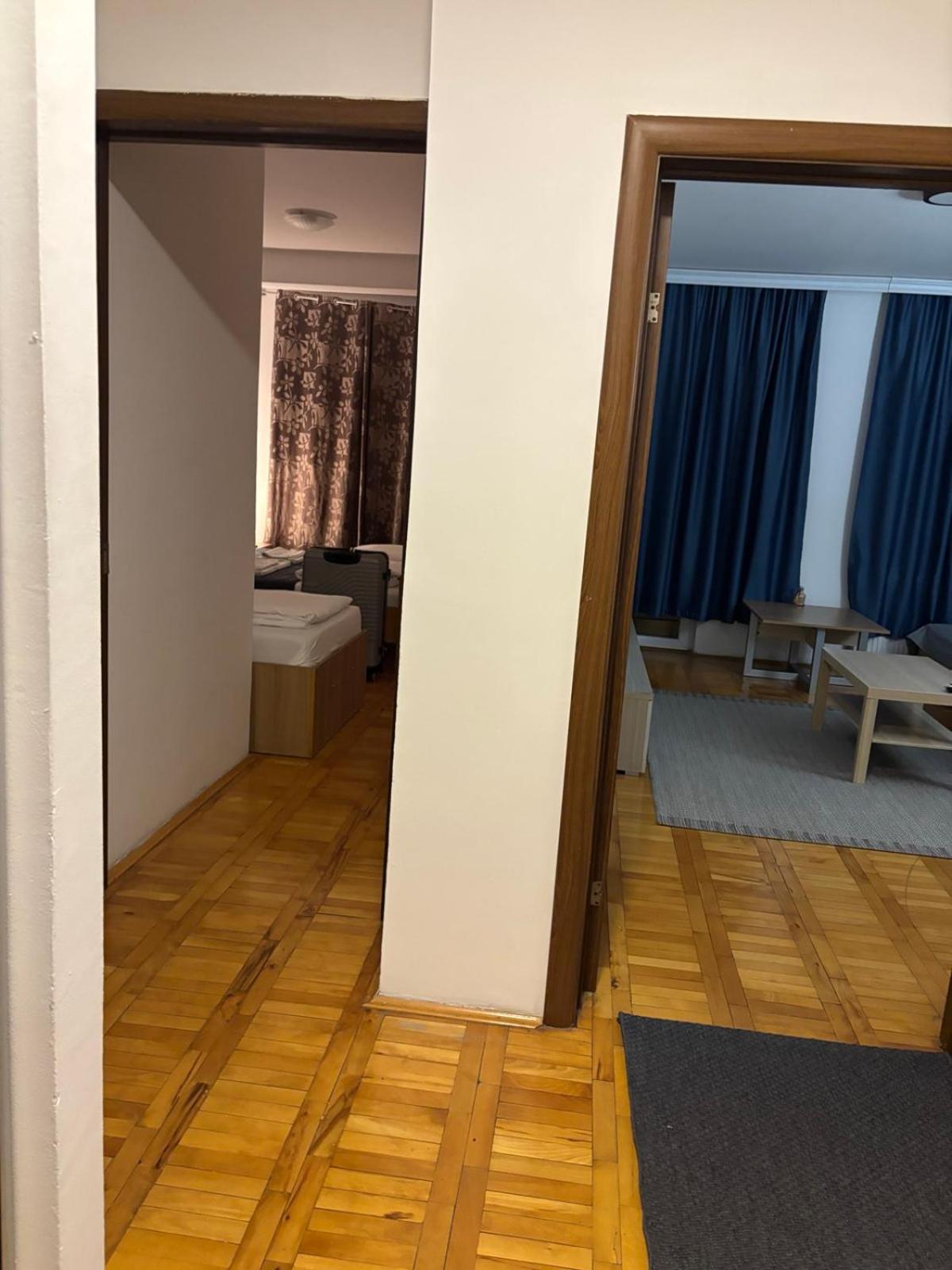 4 Rooms Apartments Ni Екстериор снимка