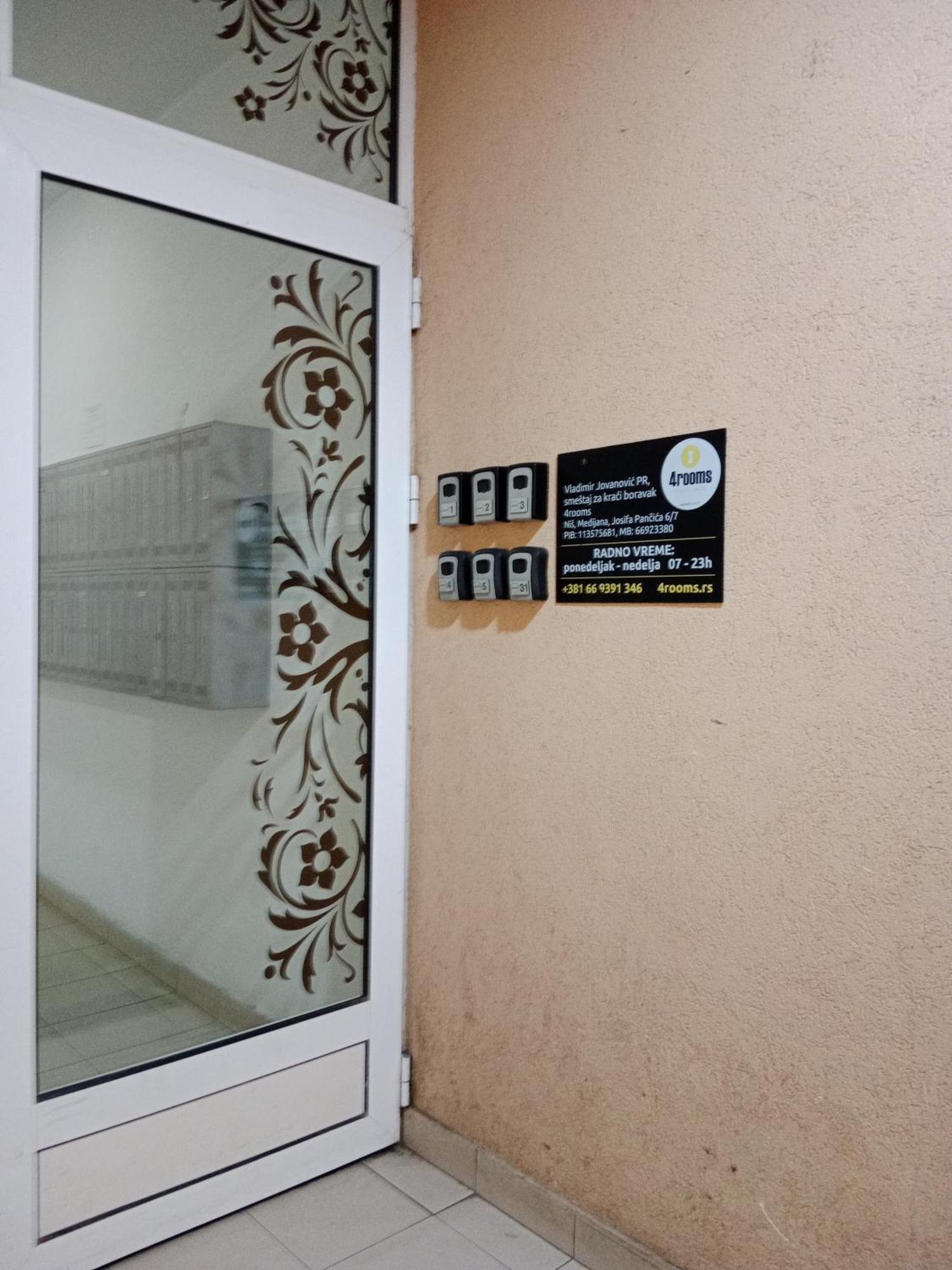 4 Rooms Apartments Ni Екстериор снимка